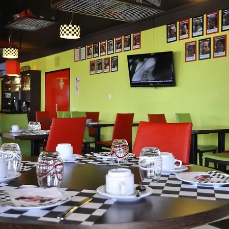 Kyriad Montluçon - Victor Hotel 3*