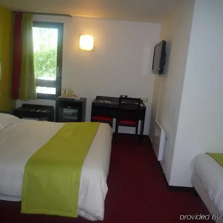 Kyriad Montluçon - Victor 3*