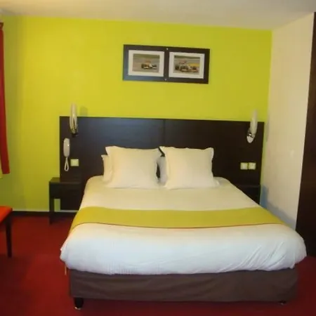 Otel Kyriad Montlucon - Victor 3*
