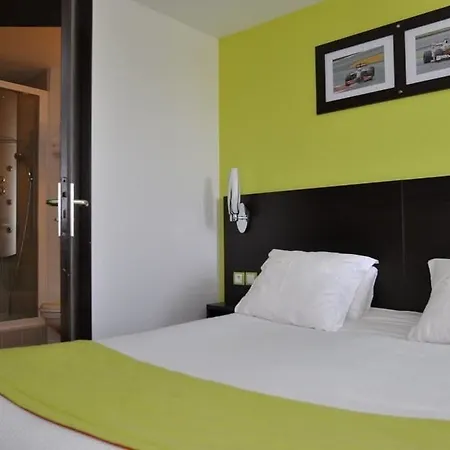 Kyriad Montluçon - Victor Hotel 3*