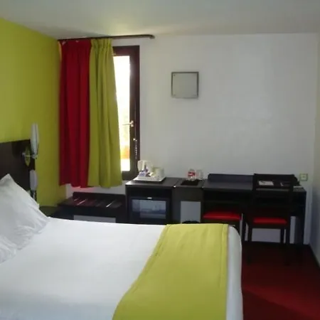 Hotel Kyriad Montluçon - Victor Saint-Victor-des-Oules