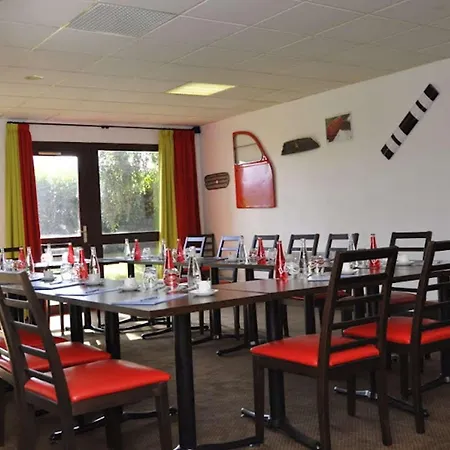 Kyriad Montluçon - Victor 3*