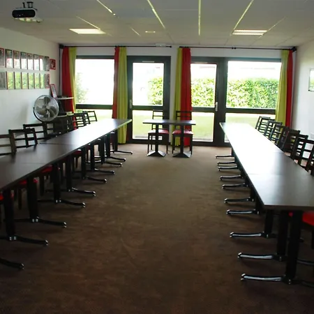 Hotel Kyriad Montluçon - Victor Saint-Victor-des-Oules