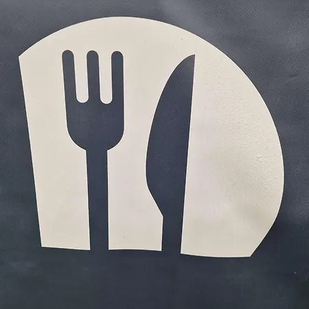 Kyriad Montlucon - Victor Otel 3*