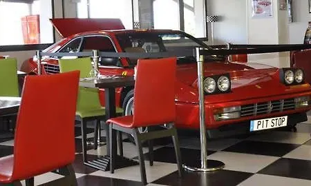 Kyriad Montluçon - Victor 3*