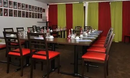 Kyriad Montlucon - Victor Otel