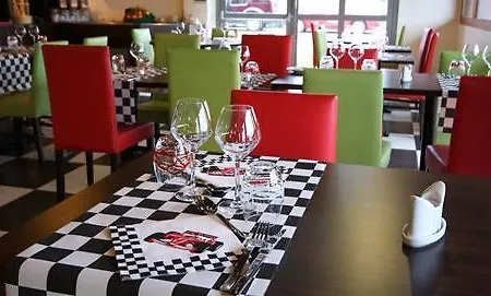 Hotel Kyriad Montluçon - Victor Saint-Victor-des-Oules