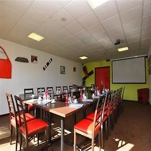 Kyriad Montlucon - Victor Otel Saint-Victor-des-Oules