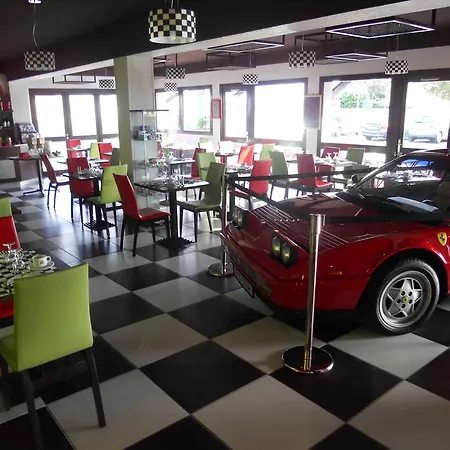 Kyriad Montluçon - Victor Hotel Saint-Victor-des-Oules