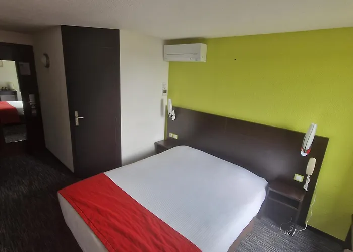 Kyriad Montlucon - Victor 3*